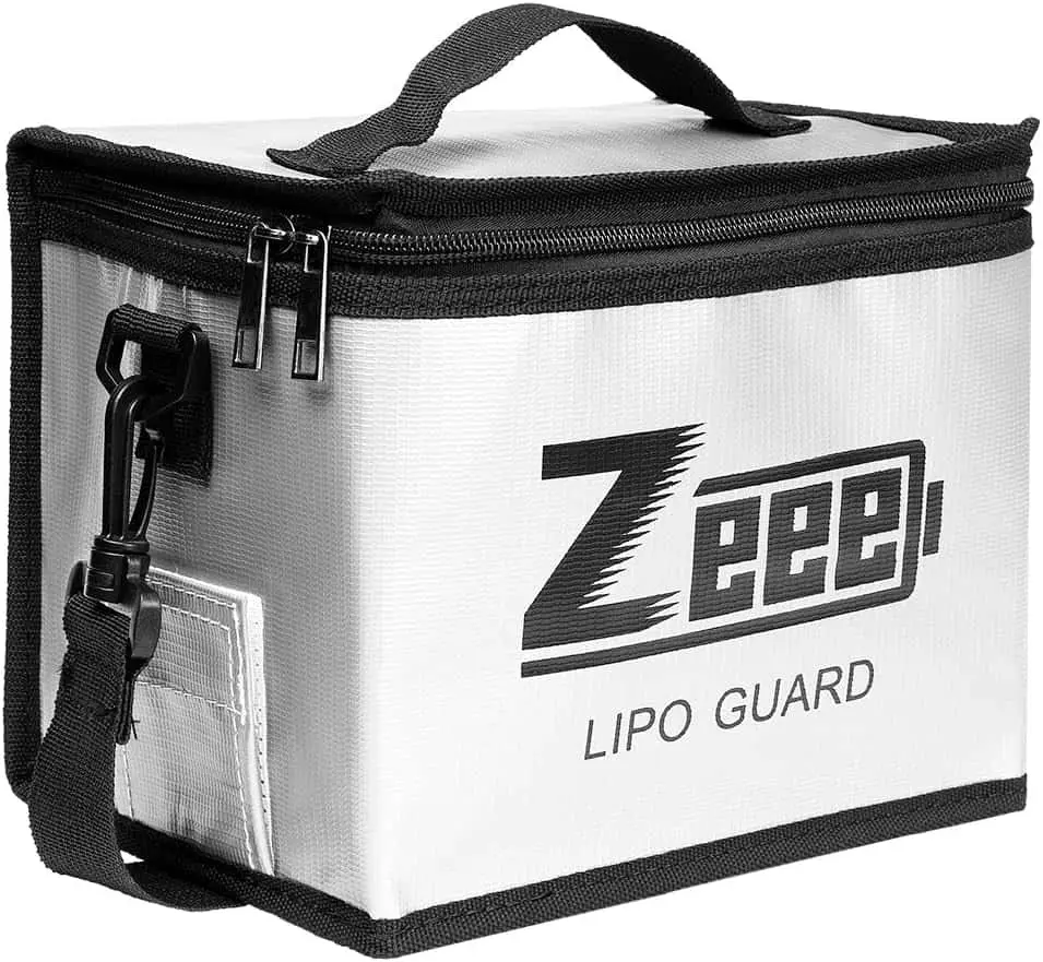 81k6BJNXJ7L._AC_SL1500_-min-ezgif.com-jpg-to-webp-converter Zeee Explosionproof Battery Storage Guard Pouch